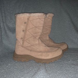 Womens Cabelas winter boots size size 8.5